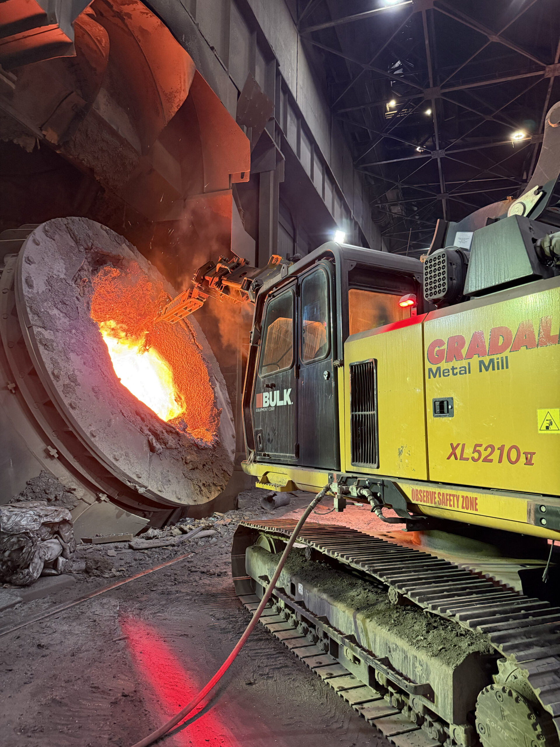 Bulk machine performing steel mill ladle maintenance and tear-out